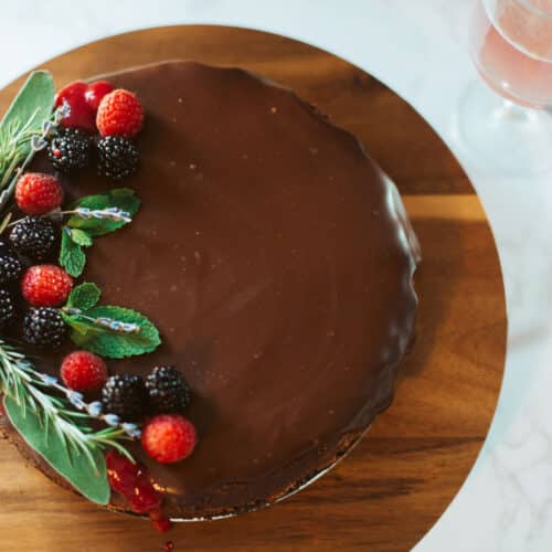 gluten-free chocolate oreo cheesecake seen from above