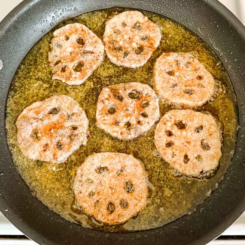 frying lotus root fries.